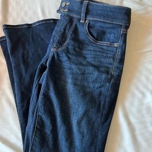 AE Size 6, XS Kick Boot Jeans